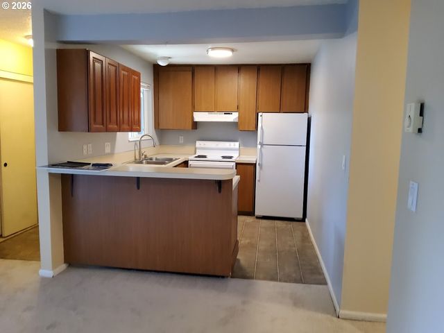 1040 Se COLUMBIA RIDGE Dr 2, Vancouver, WA 98664