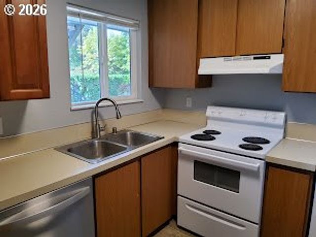 1040 Se COLUMBIA RIDGE Dr 2, Vancouver, WA 98664