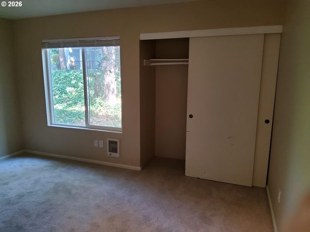 1040 Se COLUMBIA RIDGE Dr 2, Vancouver, WA 98664