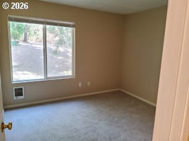 1040 Se COLUMBIA RIDGE Dr 2, Vancouver, WA 98664