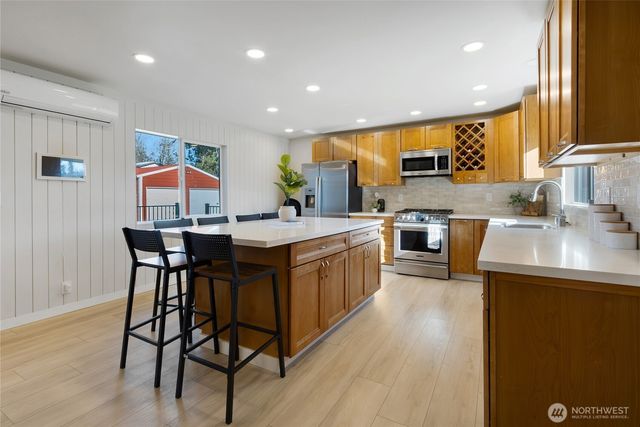 23724 SE 436th Street, Enumclaw, WA 98022