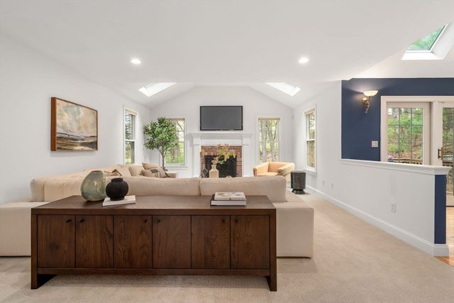 11 Green Way, Wayland, MA 01778