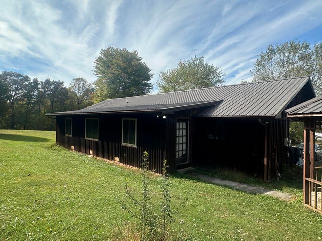 1323 Englewood Rd Old Road, Athens, TN 37303