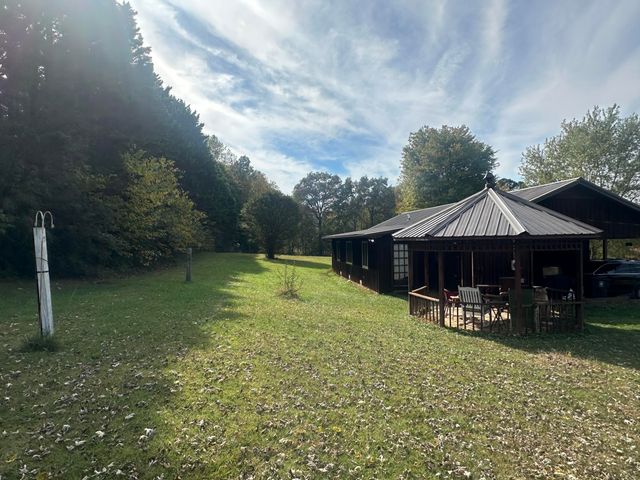 1323 Englewood Rd Old Road, Athens, TN 37303