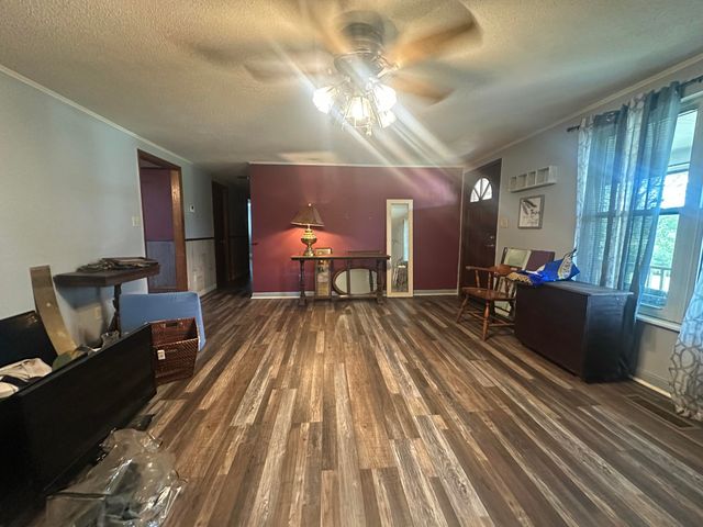 1323 Englewood Rd Old Road, Athens, TN 37303