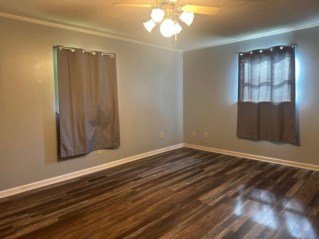 1323 Englewood Rd Old Road, Athens, TN 37303