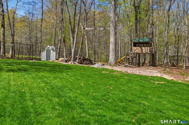 7 Timber Lane, Guilford, CT 06437