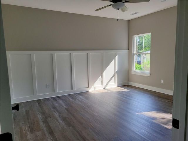 1715 S Hardy Avenue, Independence, MO 64052