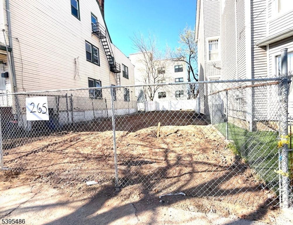 265 Hamilton Ave, Paterson City, NJ 07501 — photo 4