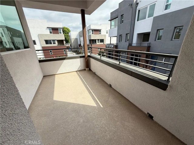 693 S Lyon Street, Santa Ana, CA 92705