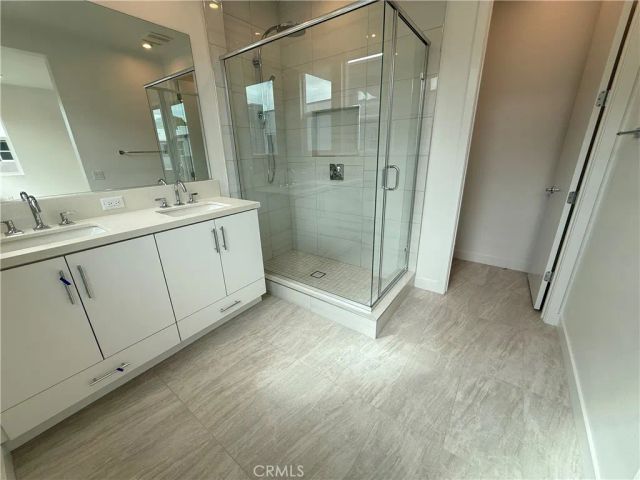 693 S Lyon Street, Santa Ana, CA 92705