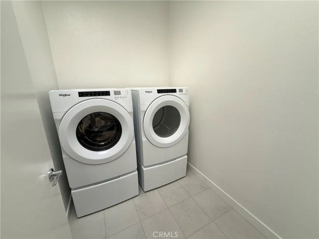 693 S Lyon Street, Santa Ana, CA 92705