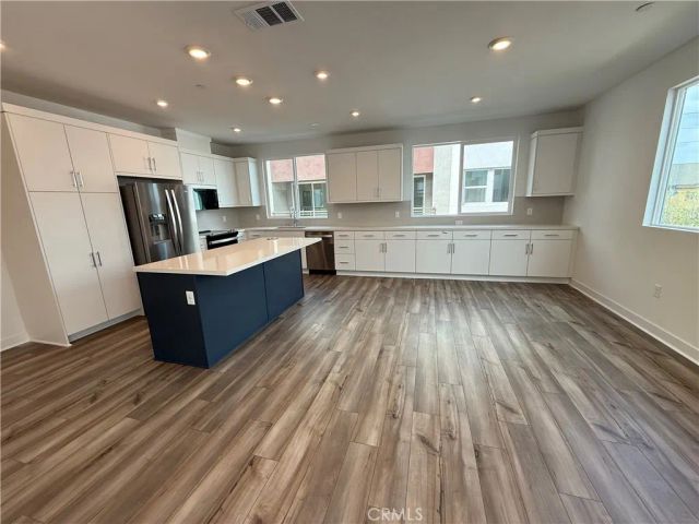 693 S Lyon Street, Santa Ana, CA 92705