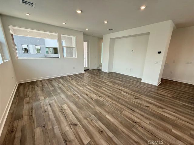 693 S Lyon Street, Santa Ana, CA 92705