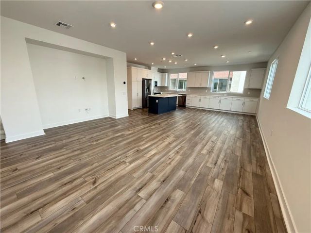 693 S Lyon Street, Santa Ana, CA 92705