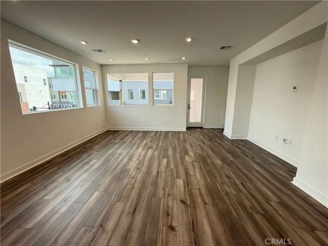 693 S Lyon Street, Santa Ana, CA 92705
