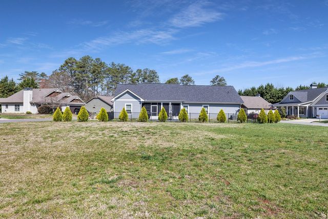 139 Bent Grass Circle, Hayesville, NC 28904