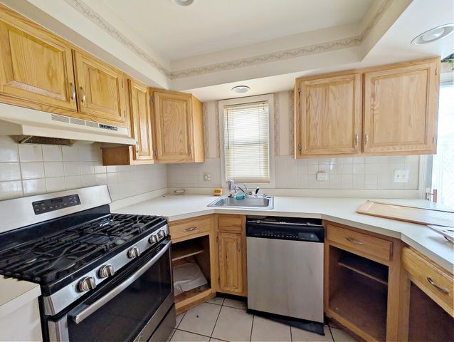 3320 Pencombe Place, Flint, MI 48504