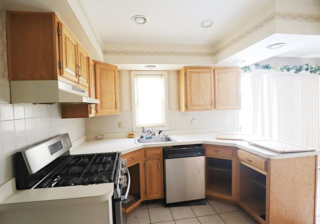 3320 Pencombe Place, Flint, MI 48504