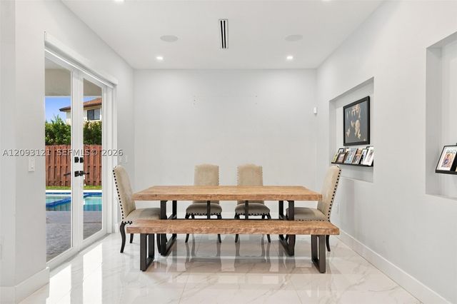 5428 SW 152nd Place Cir, Miami, FL 33185
