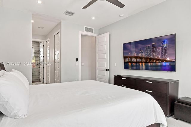 5428 SW 152nd Place Cir, Miami, FL 33185