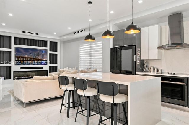 5428 SW 152nd Place Cir, Miami, FL 33185