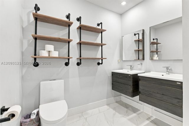 5428 SW 152nd Place Cir, Miami, FL 33185