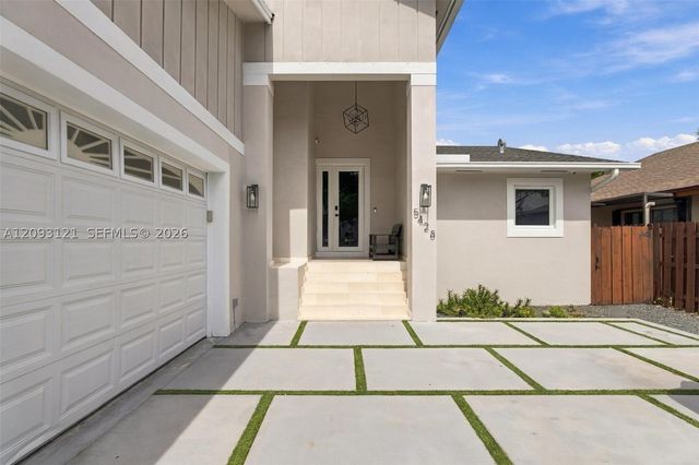 5428 SW 152nd Place Cir, Miami, FL 33185