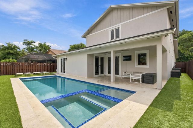 5428 SW 152nd Place Cir, Miami, FL 33185