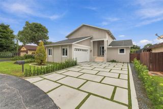 5428 SW 152nd Place Cir, Miami, FL 33185