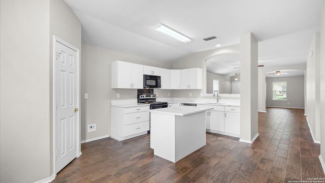 929 Darion, New Braunfels, TX 78130