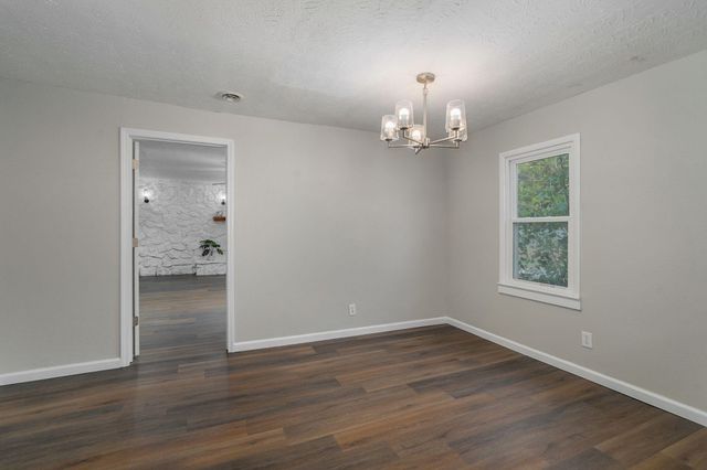 2911 W Latoka Street, Springfield, MO 65807