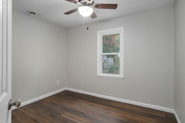 2911 W Latoka Street, Springfield, MO 65807