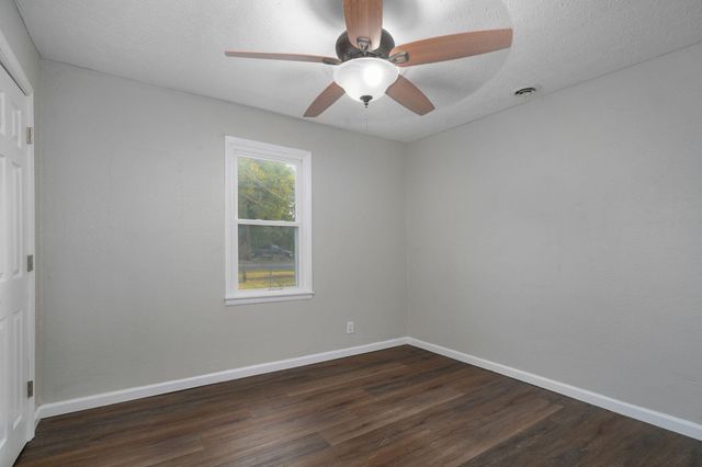 2911 W Latoka Street, Springfield, MO 65807