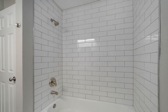 2911 W Latoka Street, Springfield, MO 65807