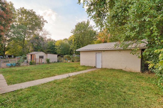2911 W Latoka Street, Springfield, MO 65807