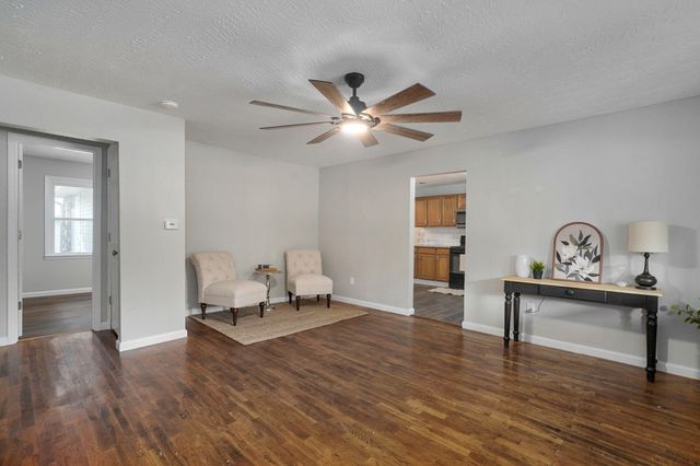 2911 W Latoka Street, Springfield, MO 65807