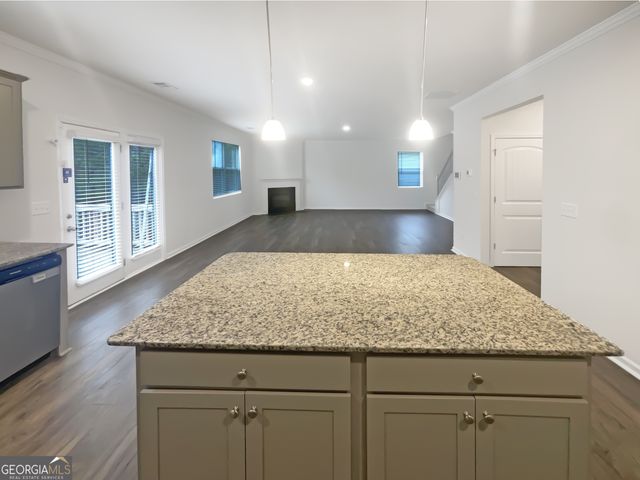 440 Huntleigh Shores Lane, Dallas, GA 30132