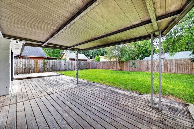 11602 Brookledge Drive, Houston, TX 77099