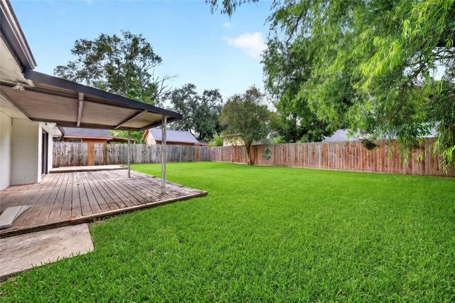 11602 Brookledge Drive, Houston, TX 77099