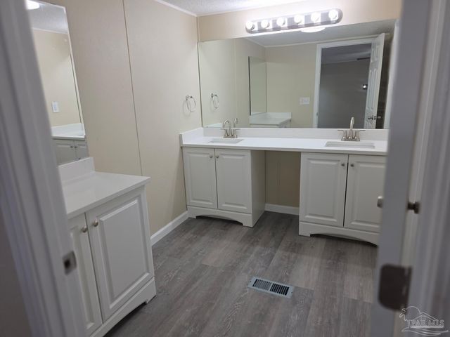 5316 Yancy Dr, Pace, FL 32571