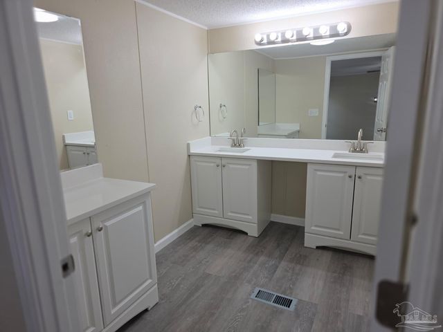 5316 Yancy Dr, Pace, FL 32571