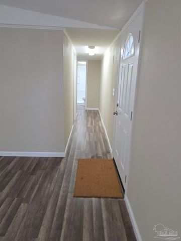 5316 Yancy Dr, Pace, FL 32571