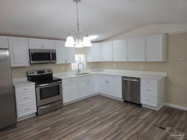 5316 Yancy Dr, Pace, FL 32571