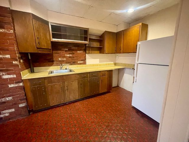 136 Saratoga St 2, Boston, MA 02128