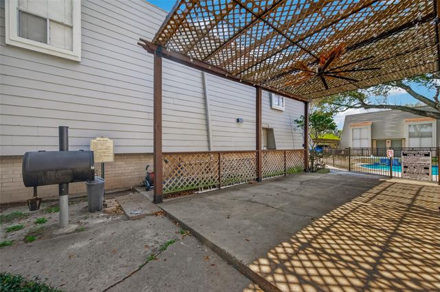 5929 Queensloch Drive 118, Houston, TX 77096