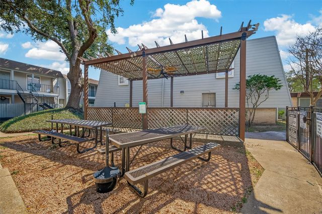 5929 Queensloch Drive 118, Houston, TX 77096