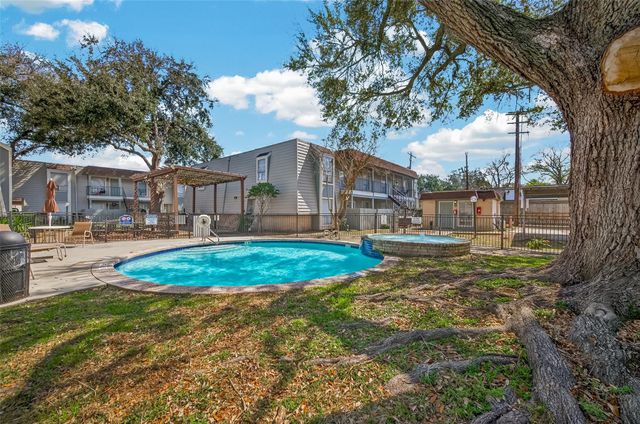 5929 Queensloch Drive 118, Houston, TX 77096