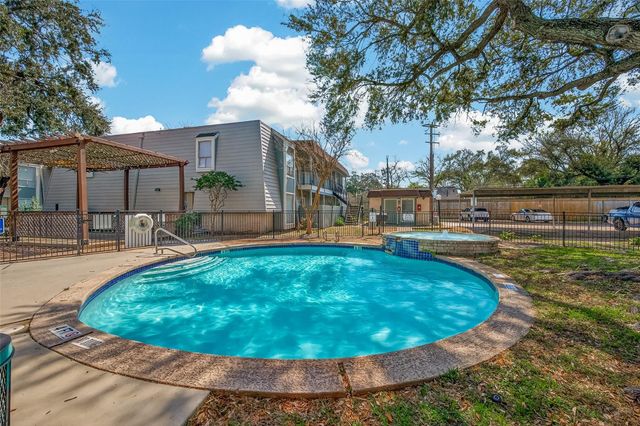 5929 Queensloch Drive 118, Houston, TX 77096