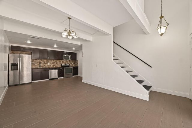 5929 Queensloch Drive 118, Houston, TX 77096